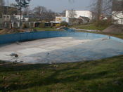 Der ursprüngliche Stand des Schwimmbeckens.