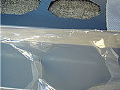 Damit das BALKÓNOVÝ PROFIL (BALKONPROFIL) von der LEPENKA V KÝBLU (FLÜSSIGEN HYDROISOLATION) eventuell von anderen verwendeten Materialien nicht beschmutzt wird.